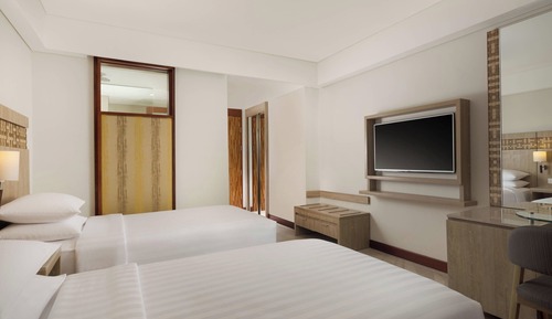 Zimmer, 2 Einzelbetten, Balkon, Poolblick