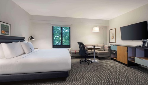 Zimmer, 1 King-Bett, barrierefrei, Eckzimmer (Hearing)