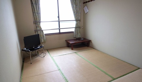 Traditional-Zweibettzimmer, Gemeinschaftsbad