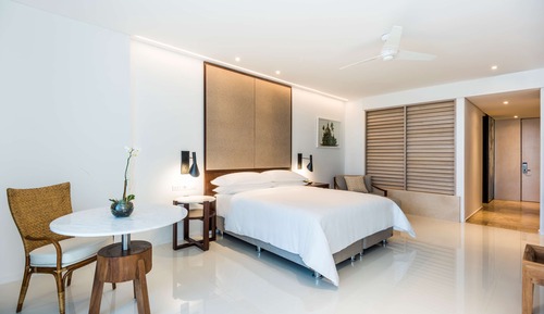 Preferred Club Junior Suite Tropical View King Bed