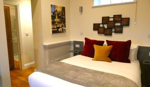 Standard-Doppelzimmer, mit Bad (Ground Floor Double)