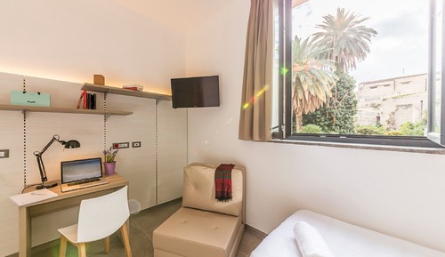 Superior-Doppel- oder -Zweibettzimmer