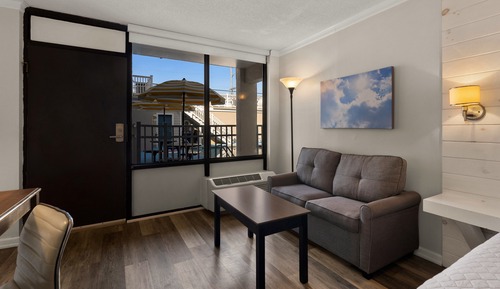 Deluxe-Zimmer, 1 King-Bett und Schlafsofa, Kühlschrank und Mikrowelle, Erdgeschoss