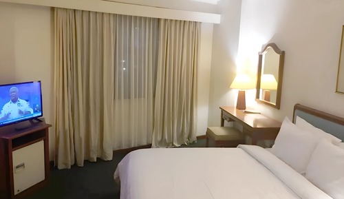 Deluxe King With Breakfast  