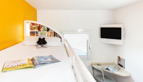 Dreibettzimmer, Mehrere Betten (salle de bain commune)