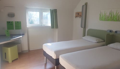 Zweibettzimmer, 2 Einzelbetten