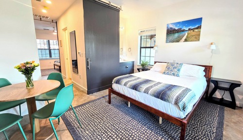 Doppelzimmer (not pet-friendly River Quad)