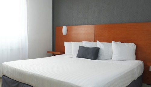 Zimmer, 1 King-Bett, barrierefrei, Nichtraucher (Roll-in Shower)