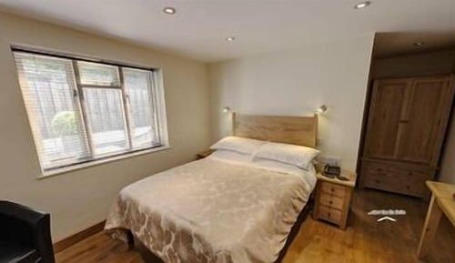 Doppelzimmer (Room 4)