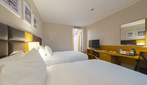 Familienzimmer, Mehrere Betten (Connecting Rooms)