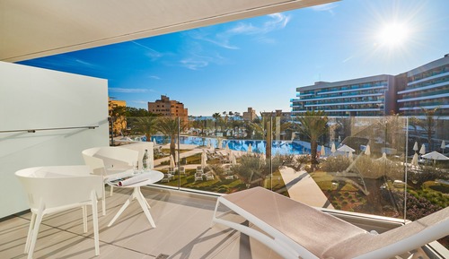 Junior-Suite, Terrasse, Poolblick