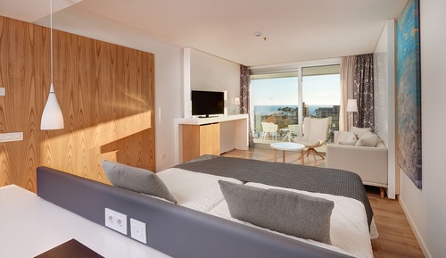 Junior-Suite, Terrasse, Poolblick
