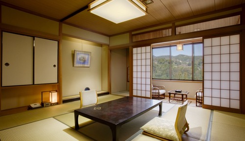 Traditional-Zimmer (Japanese Style, 8 Tatami Mats)