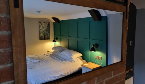Doppelzimmer, mit Bad (Green Room)