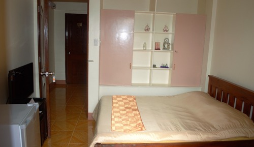 Studio (Furnished, Ground Floor)