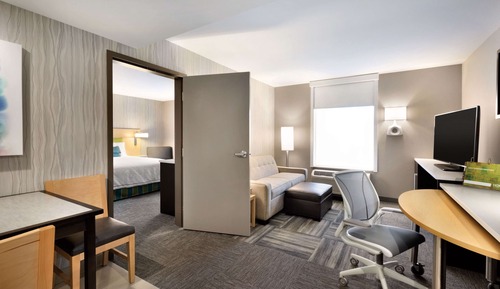 Suite, 2 Schlafzimmer (Roll In Shower)