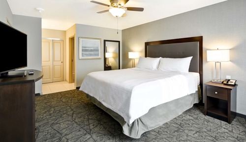 Suite, 2 Schlafzimmer, barrierefrei, Nichtraucher (w/ roll-in shower)