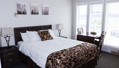 Standard-Einzelzimmer, 1 Queen-Bett, Kühlschrank und Mikrowelle, Blick auf den Jachthafen