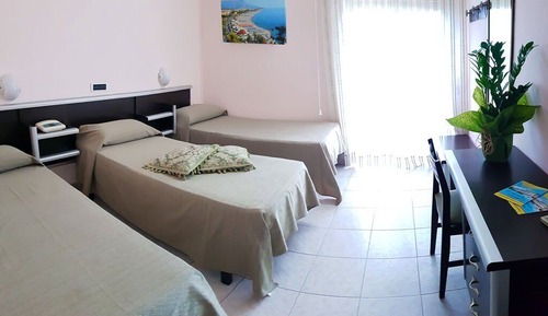 Standard-Dreibettzimmer
