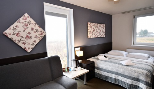 Doppel- oder Zweibettzimmer, mit Bad
