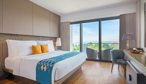Classic-Zimmer, 1 King-Bett, Poolblick