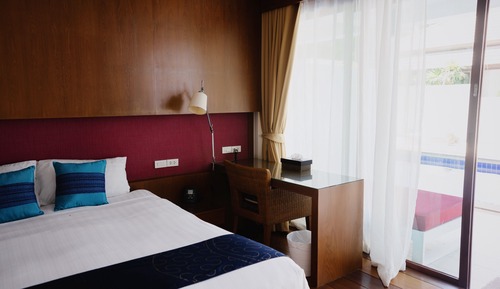 Deluxe-Doppelzimmer, 1 Doppelbett, eingeschränkter Meerblick
