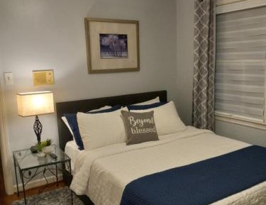 Queen Room with Pool View