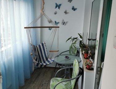 Apartment with Garden View