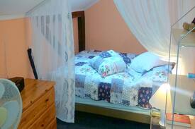 Oberaula Haus | Reiterhof Aumühle (Oberaula) -, Doppelzimmer Nr. 2 mit Schlafsofa, Etagendusche und Etagen-WC