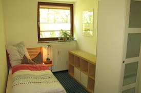 Broich Wohnung | 1 Bed Room in 75 m² shared flat living environment