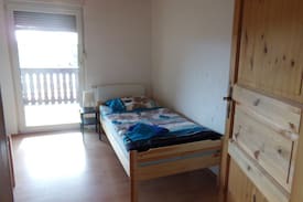 Suppingen Wohnung | BW04 4 Zimmer Monteurwohnung im Erdgeschoss in Laichingen in sehr ruhiger Lage mit Balkon