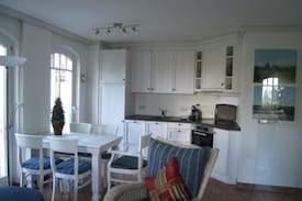 Kuehlungsborn Wohnung | Luxus-Ferienwohnung im "Strandpalais"
