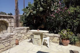 Pitsidia Haus | HAUS ELSA mit Terasse und Garten in ruhiger Lage
