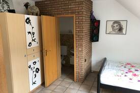 Bergerhausen Wohnung | Möbliertes kleines Zimmer - zentrale ruhige Lage