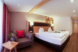 Haeusern Hotel | Albtalblick Hotel - Restaurant, (Häusern), Doppelzimmer Komfort, 29-38qm, mit Dusche/Badewanne und Balkon/Terrasse