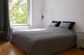 Stellingen Wohnung | Helle 2-Zimmer-Altbauwohnung in Hamburg mit Balkon