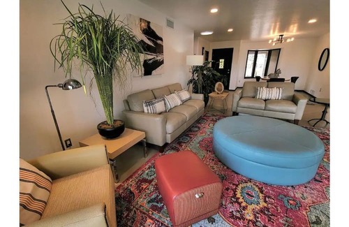 Tanque Verde Haus | GORGEOUS MOUNTAIN VIEW LUXURY HOME W/ POOL/JACUZZI