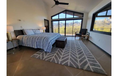 Tanque Verde Haus | GORGEOUS MOUNTAIN VIEW LUXURY HOME W/ POOL/JACUZZI