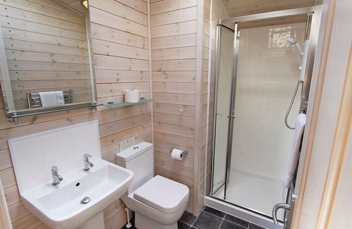 Alford Kabine | Lodge with one double and two twin.