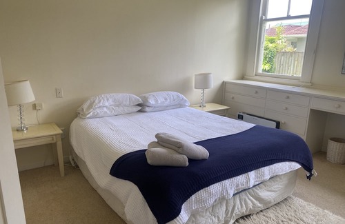 Gisborne Wohnung | The Verandah is a Spacious Villa Ideal for Family Groups, or Friends