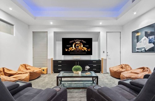 Pelican Waters Villa | 🌴Sublime Luxury on The Waterfront🌴Pelican Waters