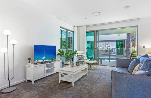 Pelican Waters Villa | 🌴Sublime Luxury on The Waterfront🌴Pelican Waters