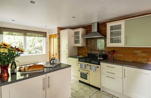 Farley Kabine | 4 bedroom accommodation in Oakamoor