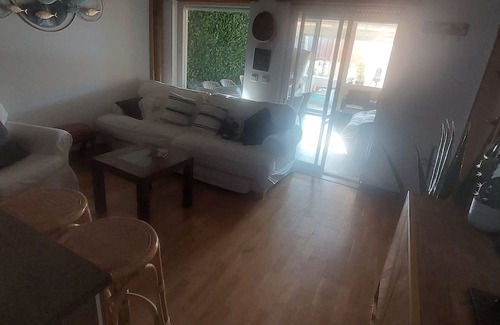 Fornos Eigentumswohnung | Apartment with pool near the beach. Pets accepted.