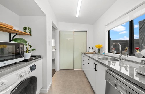 Lauderdale Haus | Beach Side Luxury Accommodation