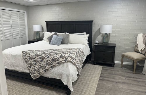 Spring City Haus | Laid back lake house with huge yard and fire pit. Family/Fisherman paradise!