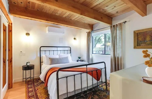 Murphys Kabine | New - Walk to Downtown from "The Local Pine"