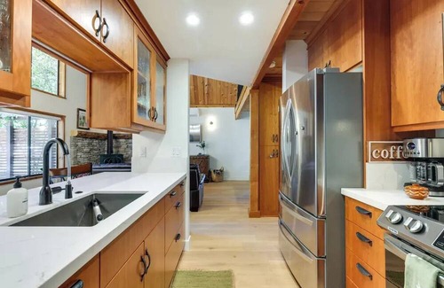 Murphys Kabine | New - Walk to Downtown from "The Local Pine"