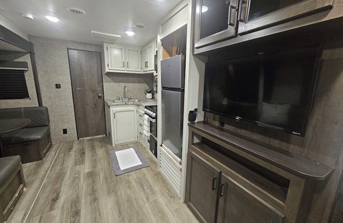 Taylor Haus | Rv close to samsung plant. 13 minutes. All include.