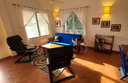 Forest Home Wohnung | Stay, relax and explore in Belize at our tropical oasis by the Caribbean Sea.